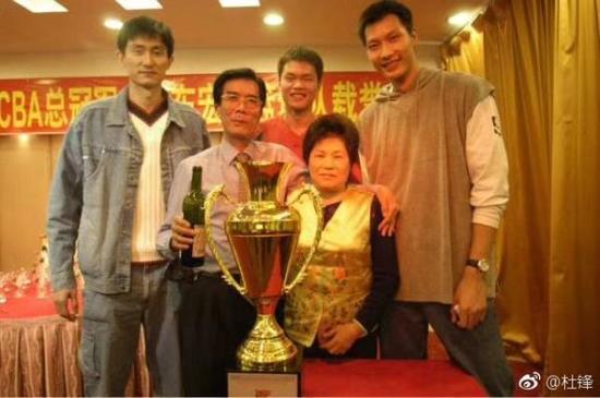 如何制定有效的篮球训练策略以提高球员表现_1